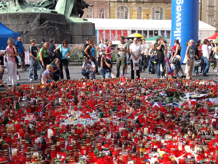 В Праге скорбят о погибших хоккеистах